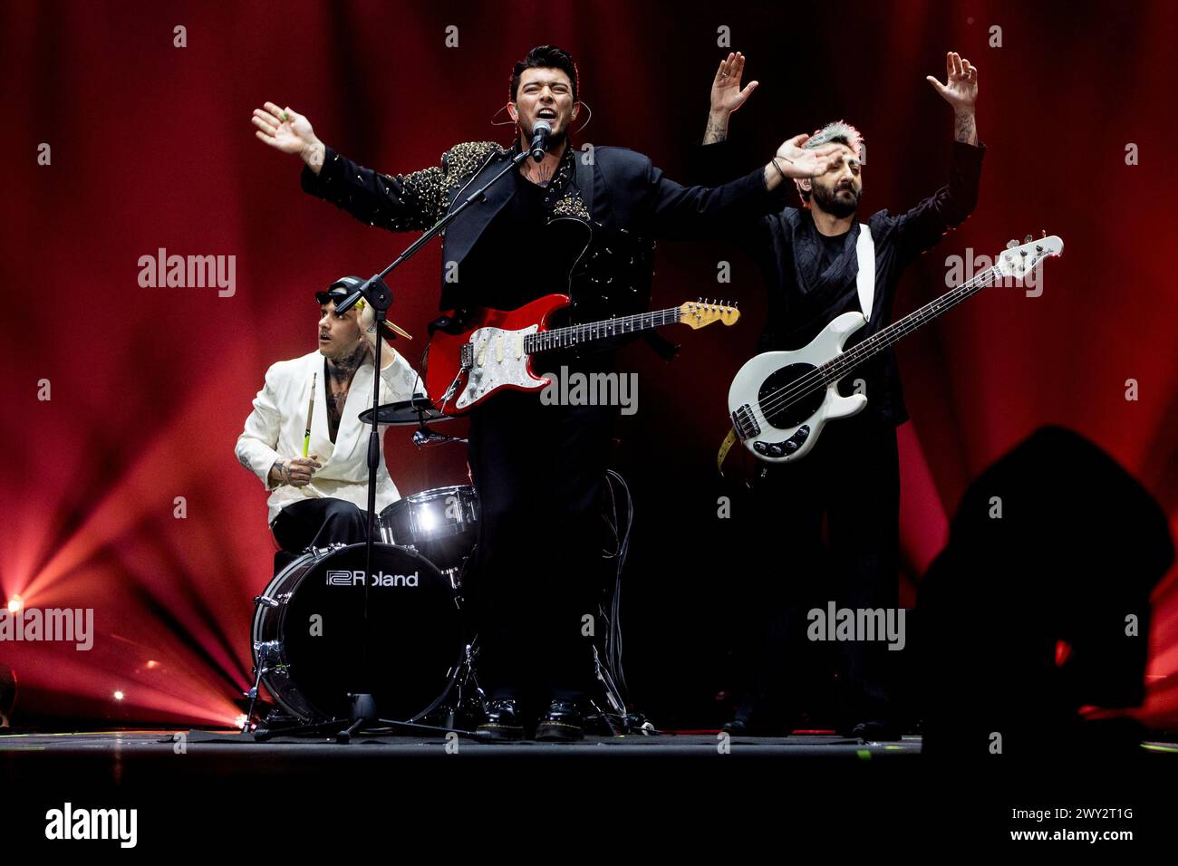 Milan, Italie. 03rd Apr, 2024. (G-d) Alex Fiordispino, Stash, Dario Iaculli des Kolors se produit en concert au Forum de Milan, Italie, le 3 avril 2024 crédit : SOPA images Limited/Alamy Live News Banque D'Images