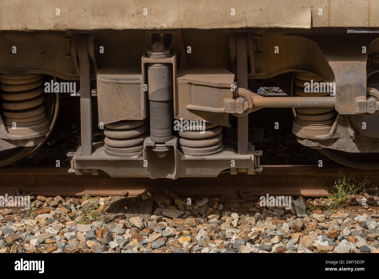 Train de roulement d'un train montrant des roues, des bobines de suspension et d'autres pièces mécaniques, en Corée du Sud Banque D'Images