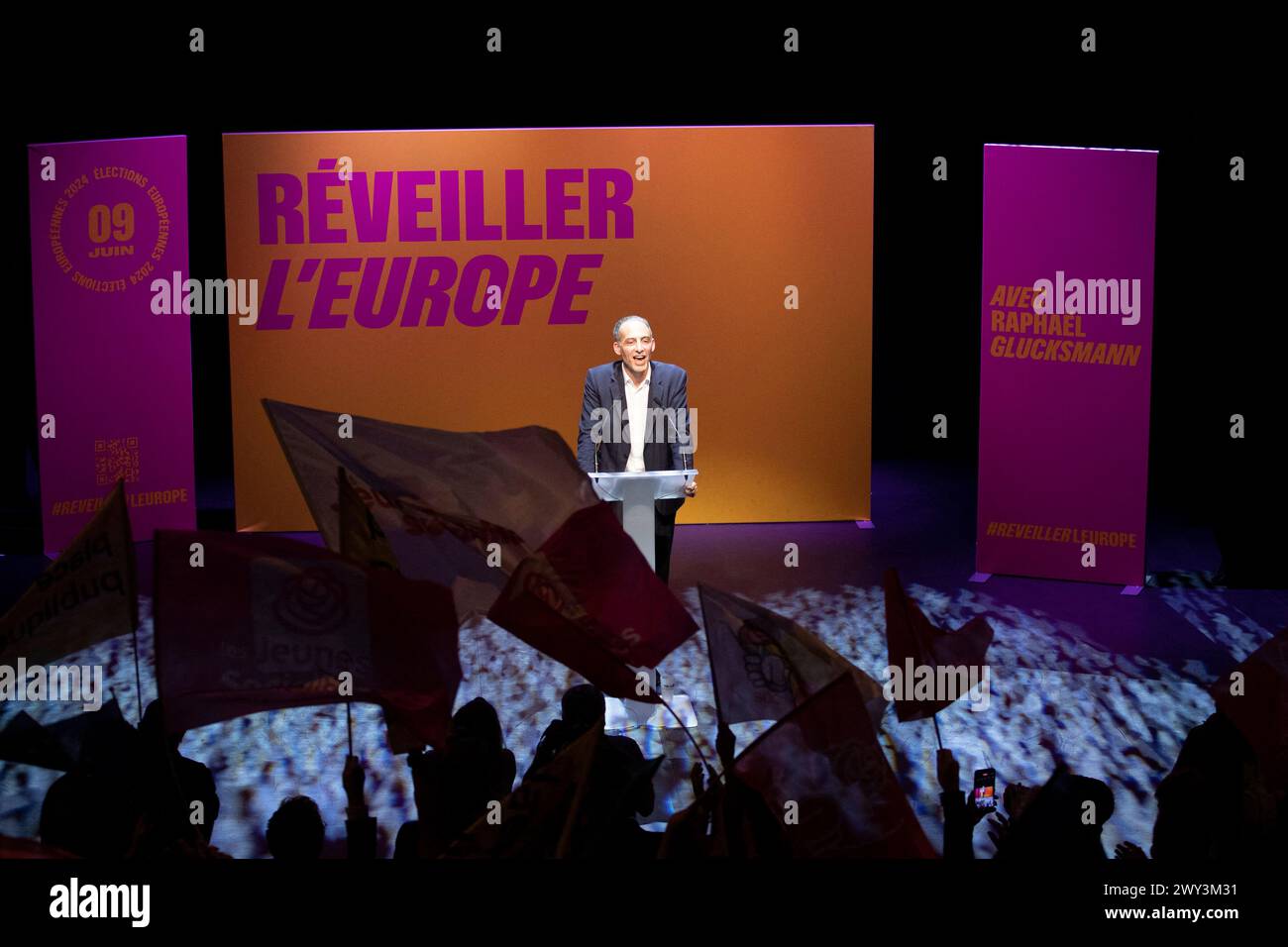 France. 03rd Apr, 2024. Rencontre du député européen Raphael Glucksmann pour sa campagne électorale européenne. Sotteville lès Rouen, près de Rouen, 3 avril 2024. Photos de Jérémy Paoloni/ABACAPRESS.COM crédit : Abaca Press/Alamy Live News Banque D'Images