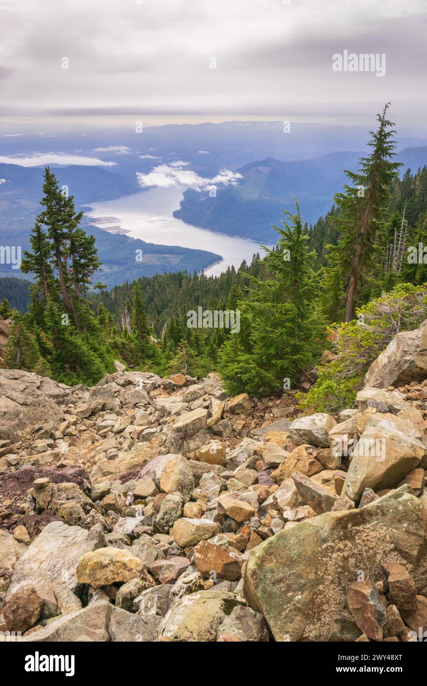 Lac Cushman depuis le mont Ellinor dans la forêt nationale olympique dans l'État de Washington, États-Unis Banque D'Images