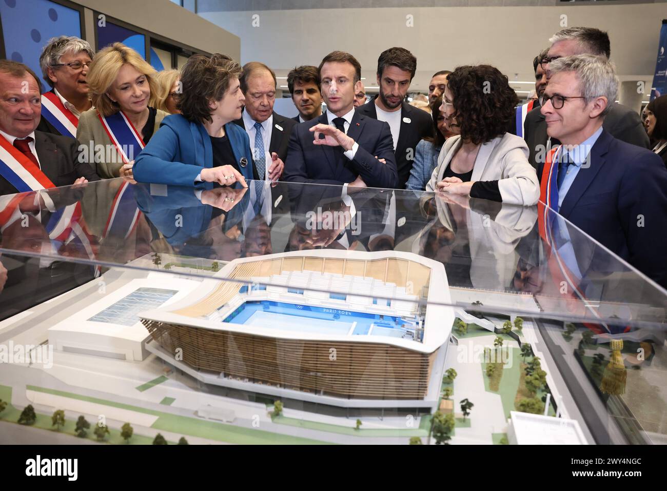 Saint Denis, France. 04th Apr, 2024. © PHOTOPQR/LE PARISIEN/Fred Dugit ; Saint Denis ; 04/04/2024 ; JO Paris 2024 Saint Denis (93), le 4 avril 2024 inauguration du centre aquatique olympique (CAO) par le président de la République Emmanuel Macron. Valerie Pecresse, Patrick Ollier Saint Denis, France, 4 avril 2024 jeux olympiques de Paris/inauguration du Centre aquatique Olympique (CAO) par le Président de la République EmmanuelMacron. *** Local légende *** inauguration du centre aquatique olympique (CAO) inauguration du centre aquatique olympique (CAO) crédit : MAXPPP/Alamy Live News Banque D'Images