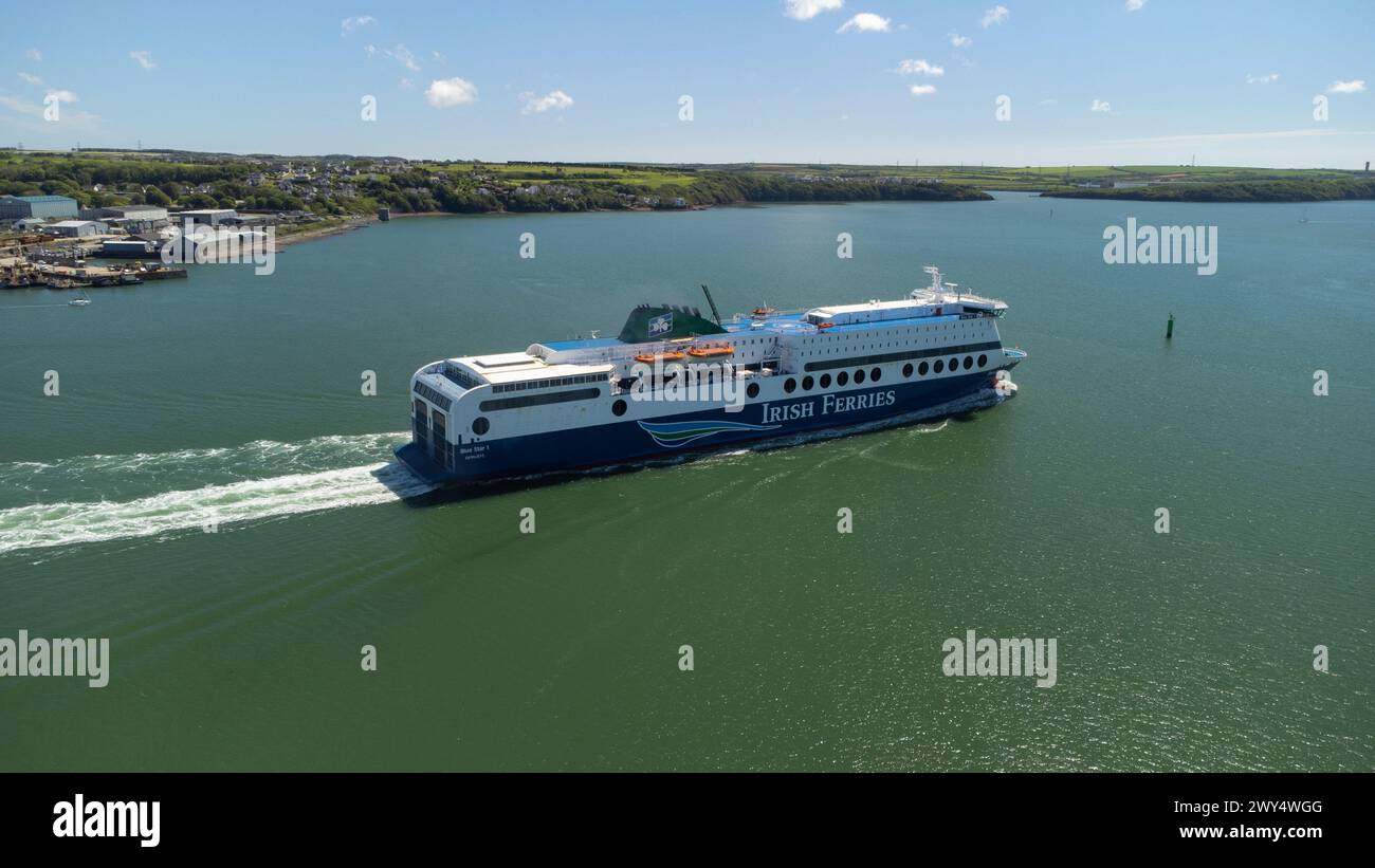 Irish Ferry, naviguant depuis le quai de Pembroke, Pembrokeshire, pays de Galles, Royaume-Uni Banque D'Images