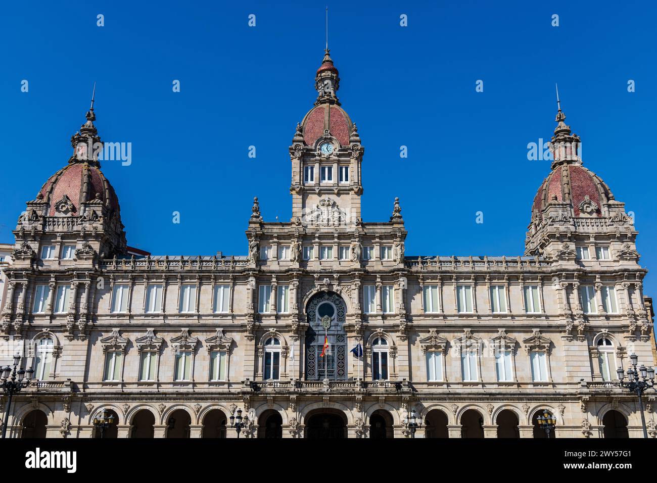 Le palais municipal de la Coruña, l'hôtel de ville du conseil municipal, bâtiment moderniste à la façade ornée. La Coruña, Galice, Espagne. Banque D'Images