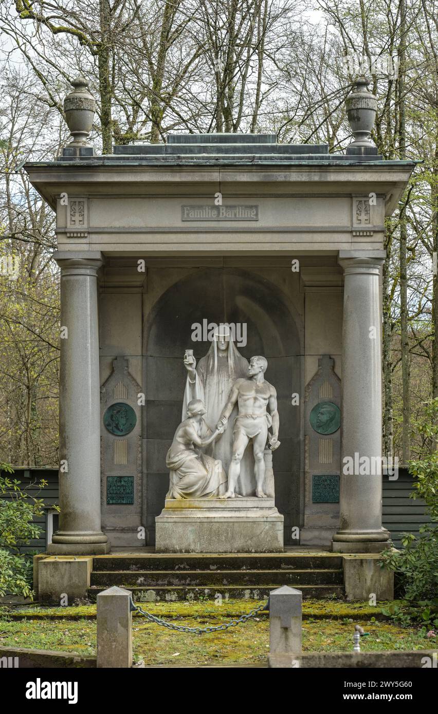 Mausolée der Familie Bartling von Bildhauer Ernst Herter, der Tod als Figur, Nordfriedhof, Wiesbaden, Hessen, Deutschland Banque D'Images