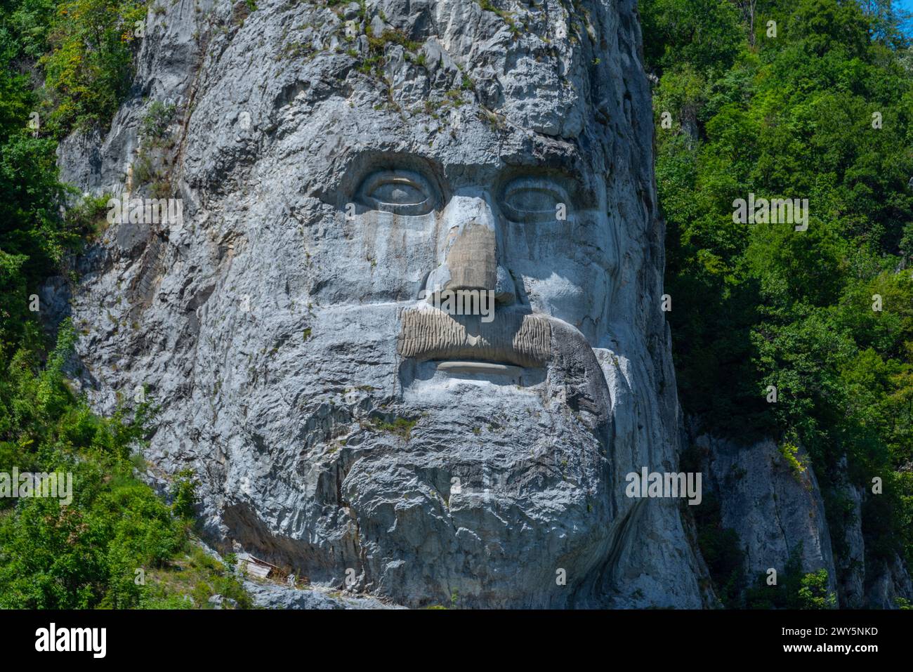 Sculpture rocheuse de Decebalus dans le parc national Iron Gates en Roumanie Banque D'Images