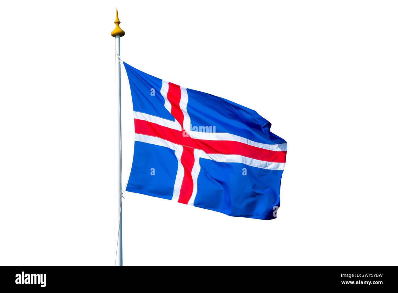 Photo d'un drapeau islandais sur un poteau flottant dans le vent isolé sur fond blanc Banque D'Images