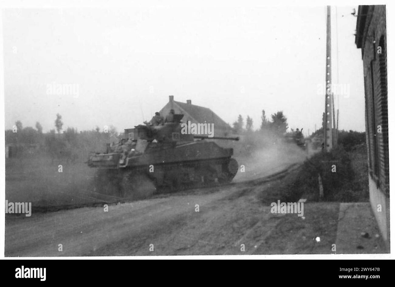 ALBERT CANAL BRIDGEHEAD - les chars partent pour agrandir la tête de pont en direction de Moll. , Armée britannique, 21e groupe d'armées Banque D'Images