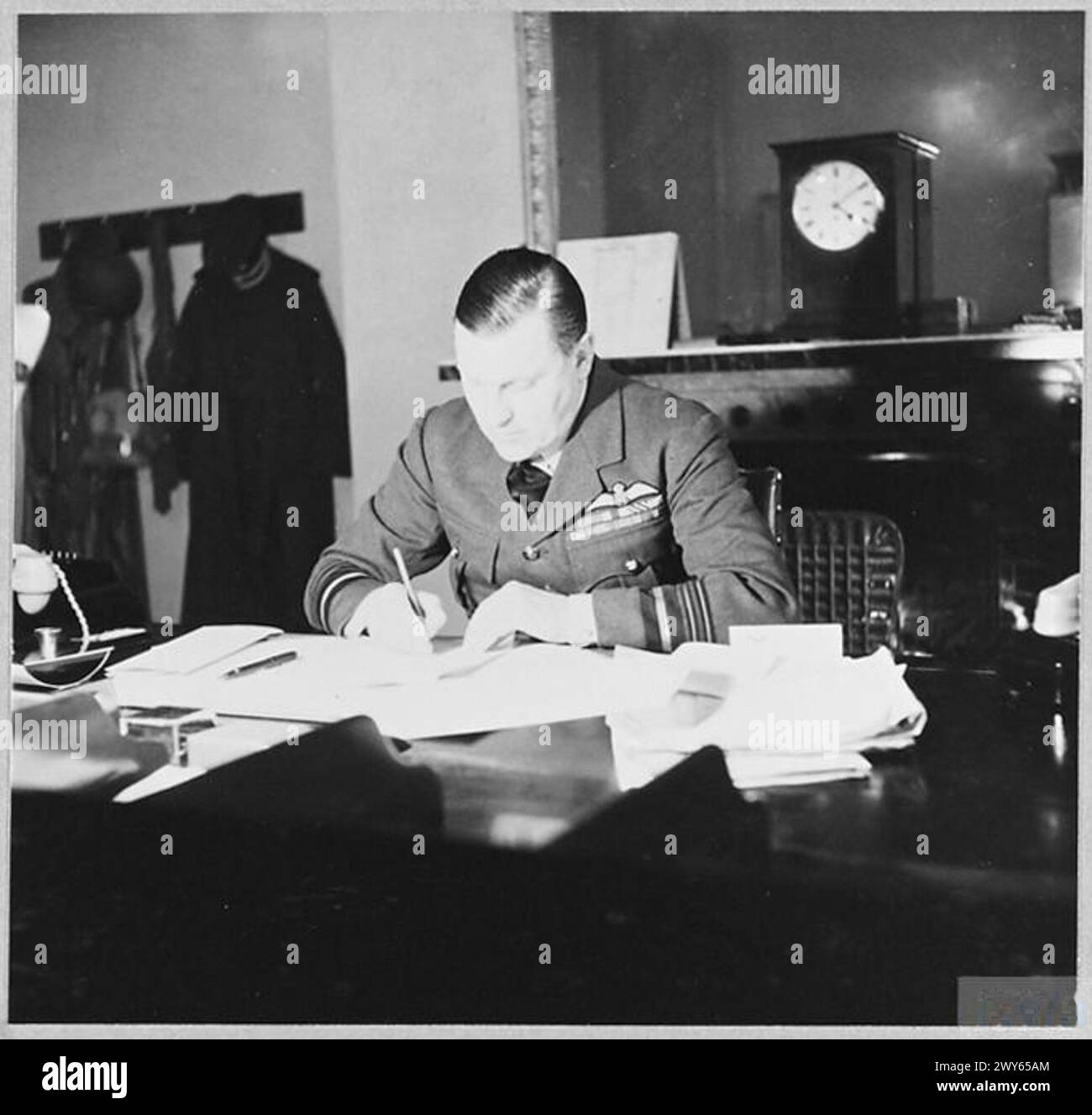 R.A.F. LEADERS - Air Marshal Sir W. Sholto Douglas. Commandant en chef de l'Air Officer, Fighter Command, R.A.F. - une photo récente. , Royal Air Force Banque D'Images