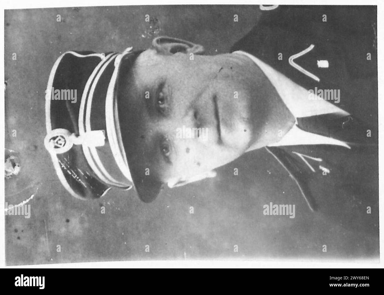 M. Raymond Hansard, 50 ans, a été emprisonné à Breedonck du 23 décembre 1942 au 5 juillet 1943 ; il a perdu 52 livres pendant sa détention, documenté par l'armée britannique, 21e groupe d'armées. Banque D'Images