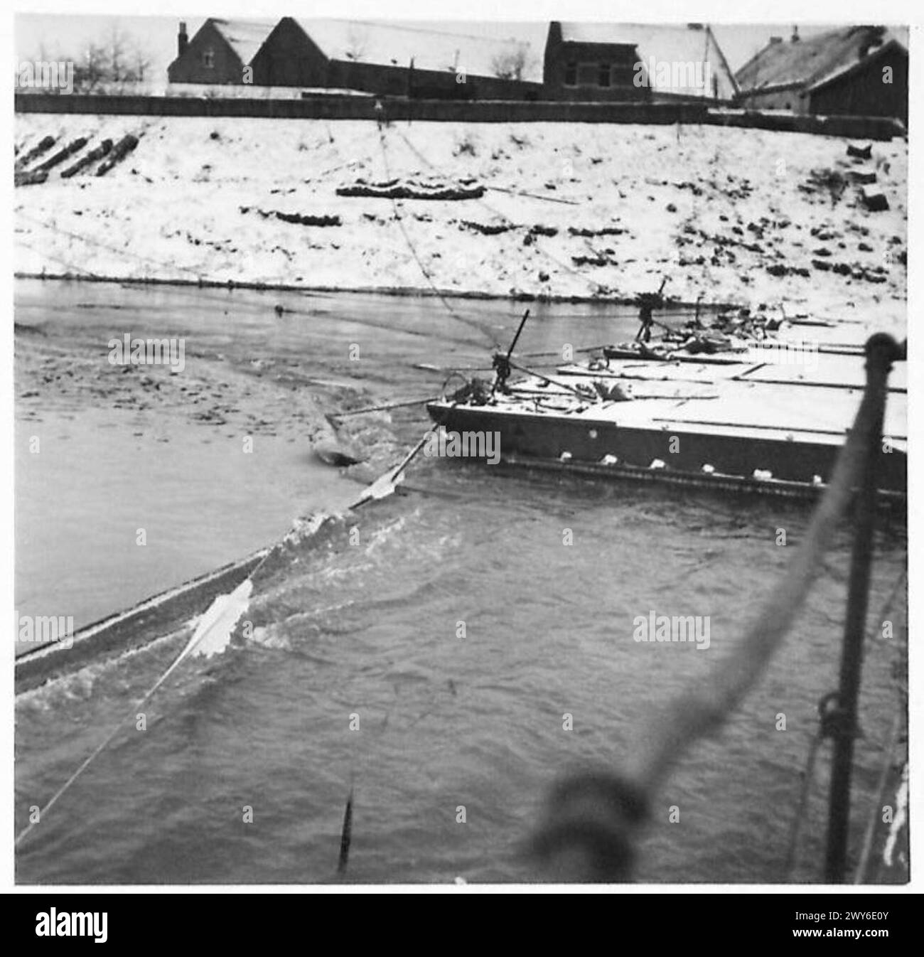 PONT DE BRISTOL - pontons, montrant le givrage et la vitesse du courant. , Armée britannique, 21e groupe d'armées Banque D'Images