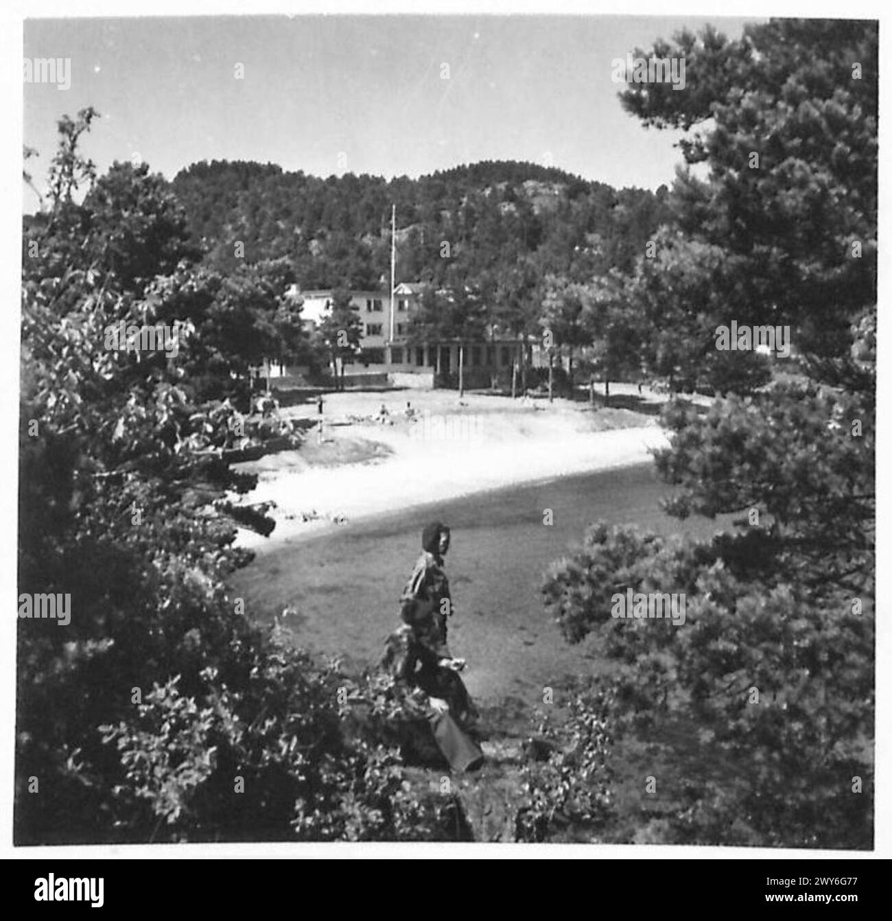 Vue générale de l'hôtel de Fevik servant de camp de la 1re division aéroportée, illustrant l'hébergement et les installations de loisirs pour les troupes britanniques stationnées en Norvège, 21e groupe d'armées. Banque D'Images