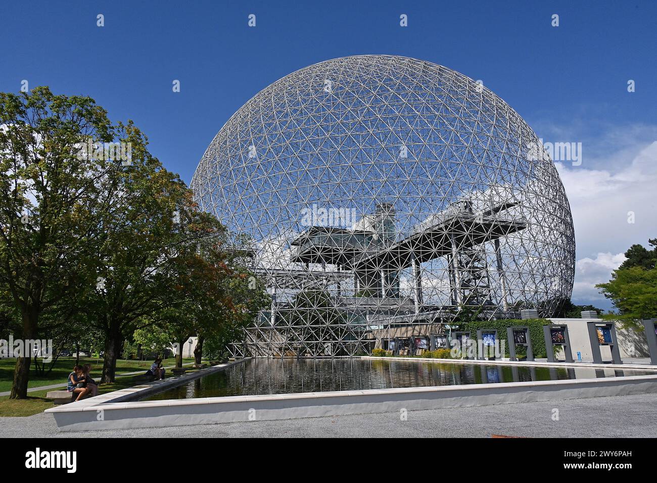 Canada, Québec, Montréal, Île Sainte-Hélène dans le fleuve Saint-Laurent : la Biosphère, musée dédié à l'environnement hébergé dans l'ancienne ONU Banque D'Images