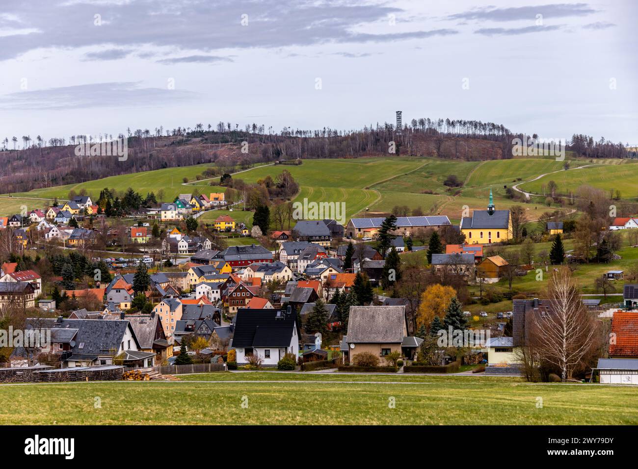 Une randonnée printanière à travers la vallée de Kirnitzschtal en Suisse saxonne - Saxe - Allemagne Banque D'Images