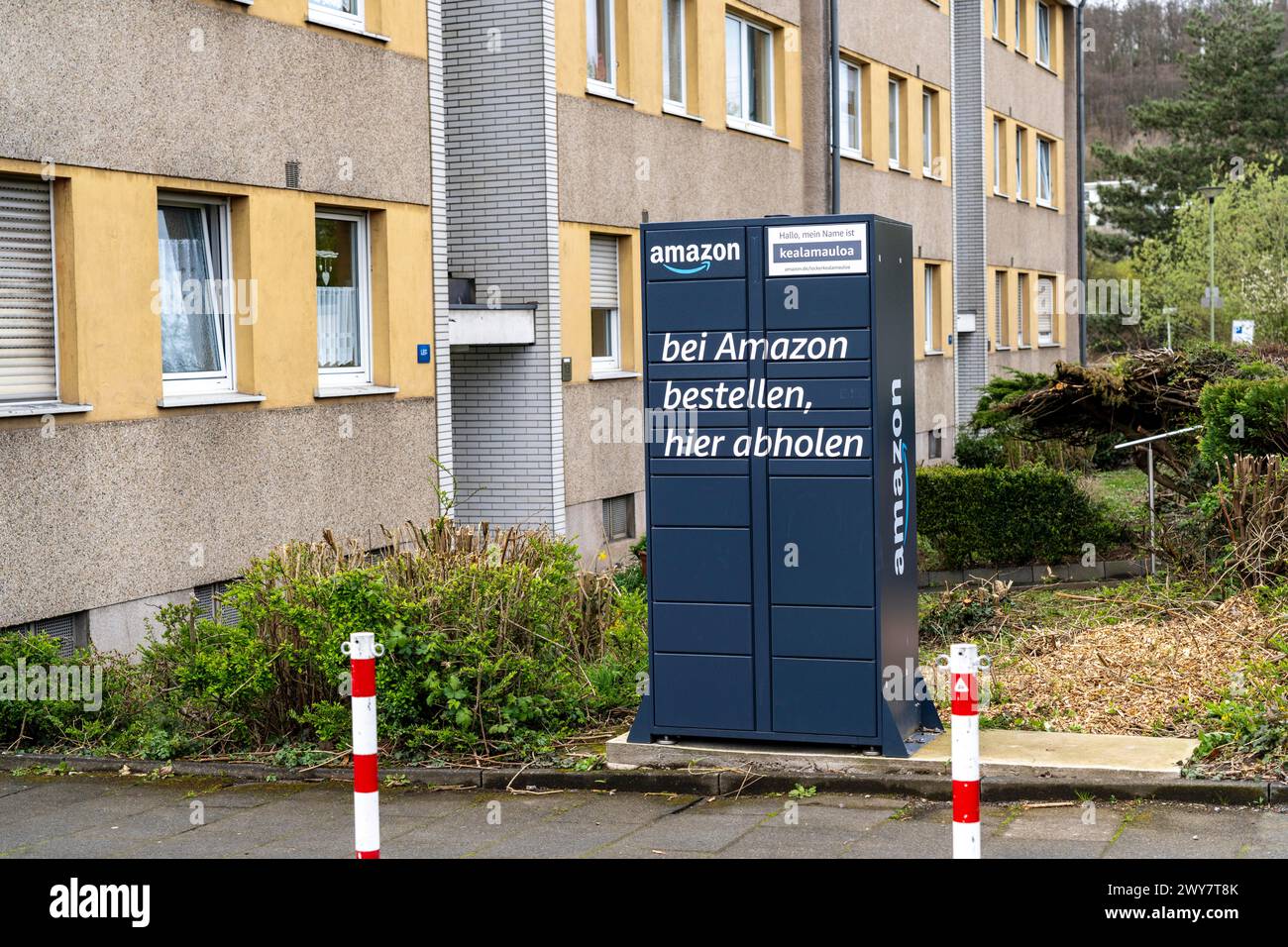 Amazon Locker, station de ramassage pour colis et envois dans une zone résidentielle, à Hagen Vorhalle, NRW, Allemagne Banque D'Images