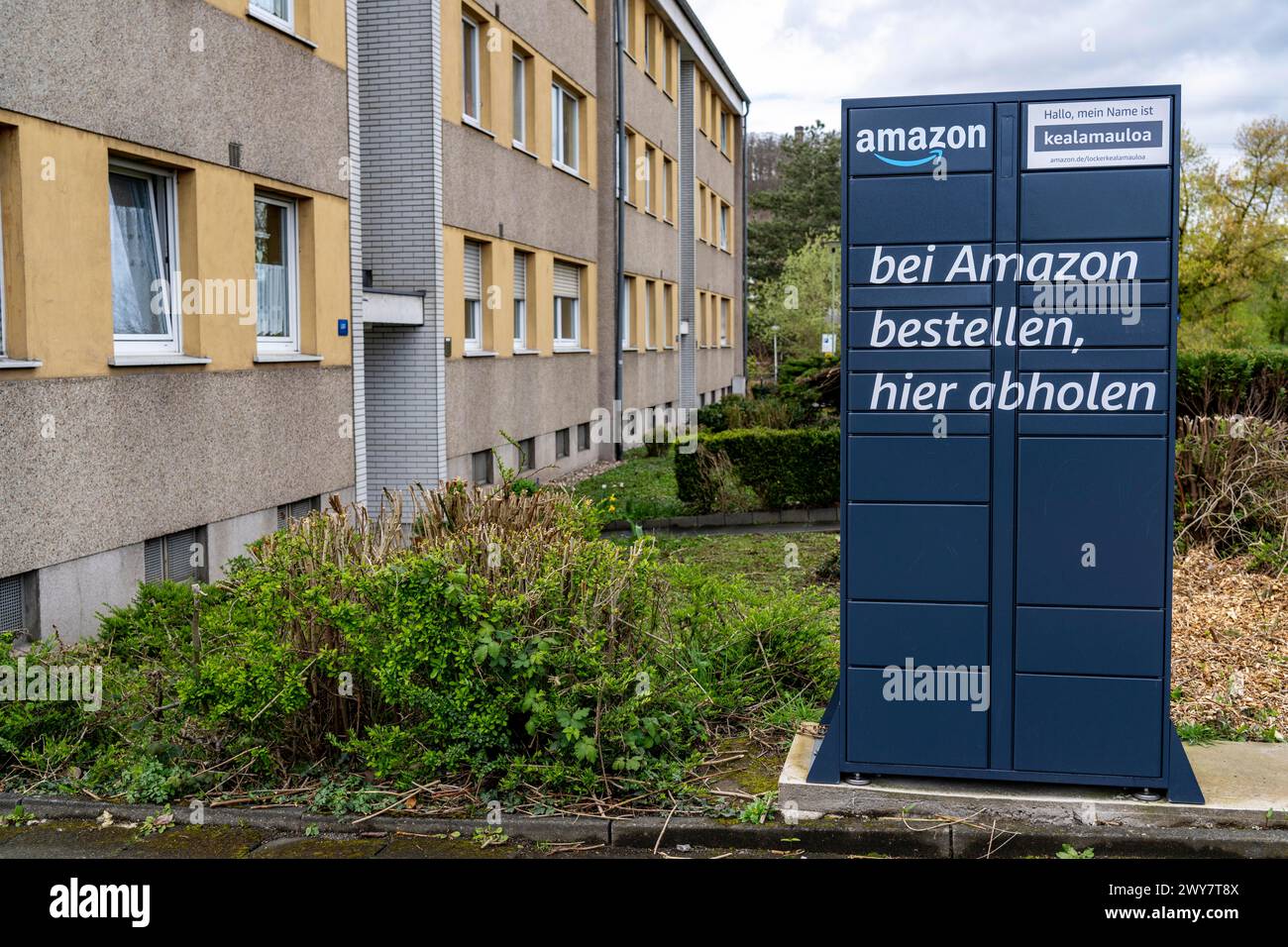 Amazon Locker, station de ramassage pour colis et envois dans une zone résidentielle, à Hagen Vorhalle, NRW, Allemagne Banque D'Images