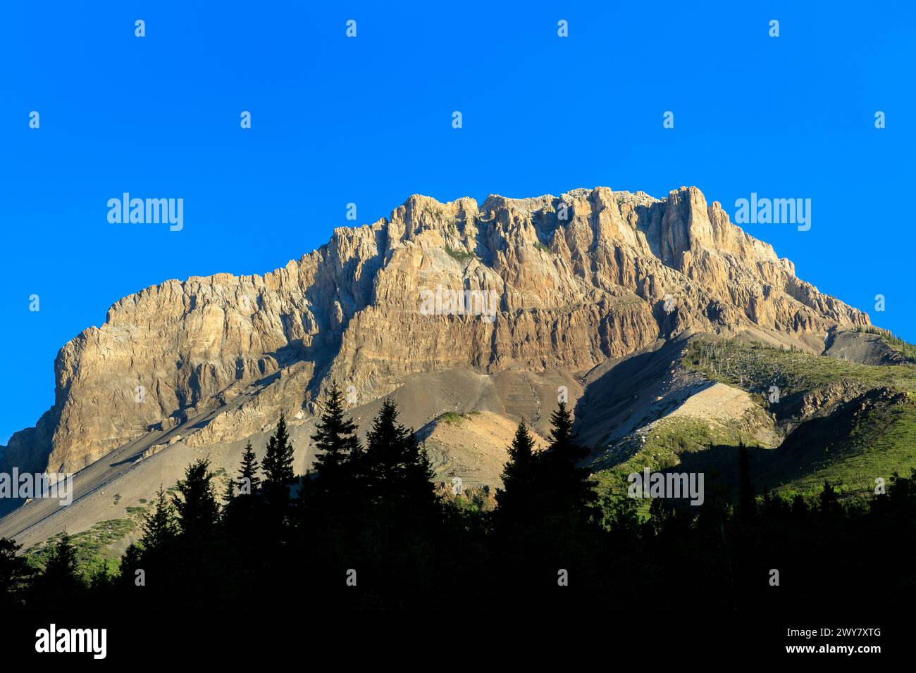 mont frazier au-dessus du canyon des feuilles noires le long du front de montagne rocheux près de bynum, montana Banque D'Images