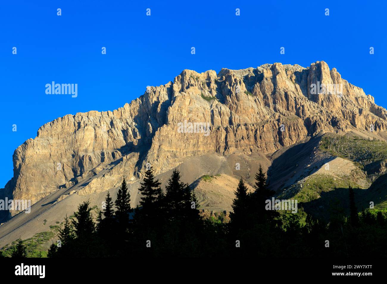 mont frazier au-dessus du canyon des feuilles noires le long du front de montagne rocheux près de bynum, montana Banque D'Images