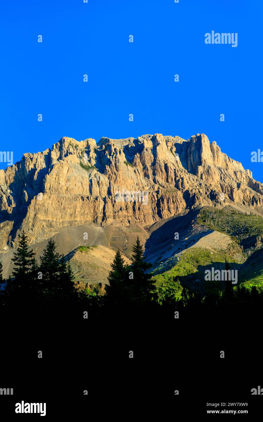 mont frazier au-dessus du canyon des feuilles noires le long du front de montagne rocheux près de bynum, montana Banque D'Images