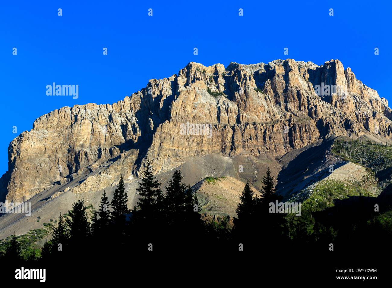 mont frazier au-dessus du canyon des feuilles noires le long du front de montagne rocheux près de bynum, montana Banque D'Images
