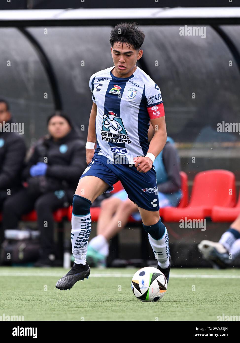 AMSTERDAM - Edwin Soto de CF Pachuca U17 lors du match Ajax future Cup 2024 entre CF Pachuca O17 et FC Nordsjaelland O17 au complexe sportif de Toekomst le 1er avril 2024 à Amsterdam, pays-Bas. ANP | Hollandse Hoogte | GERRIT VAN COLOGNE Banque D'Images