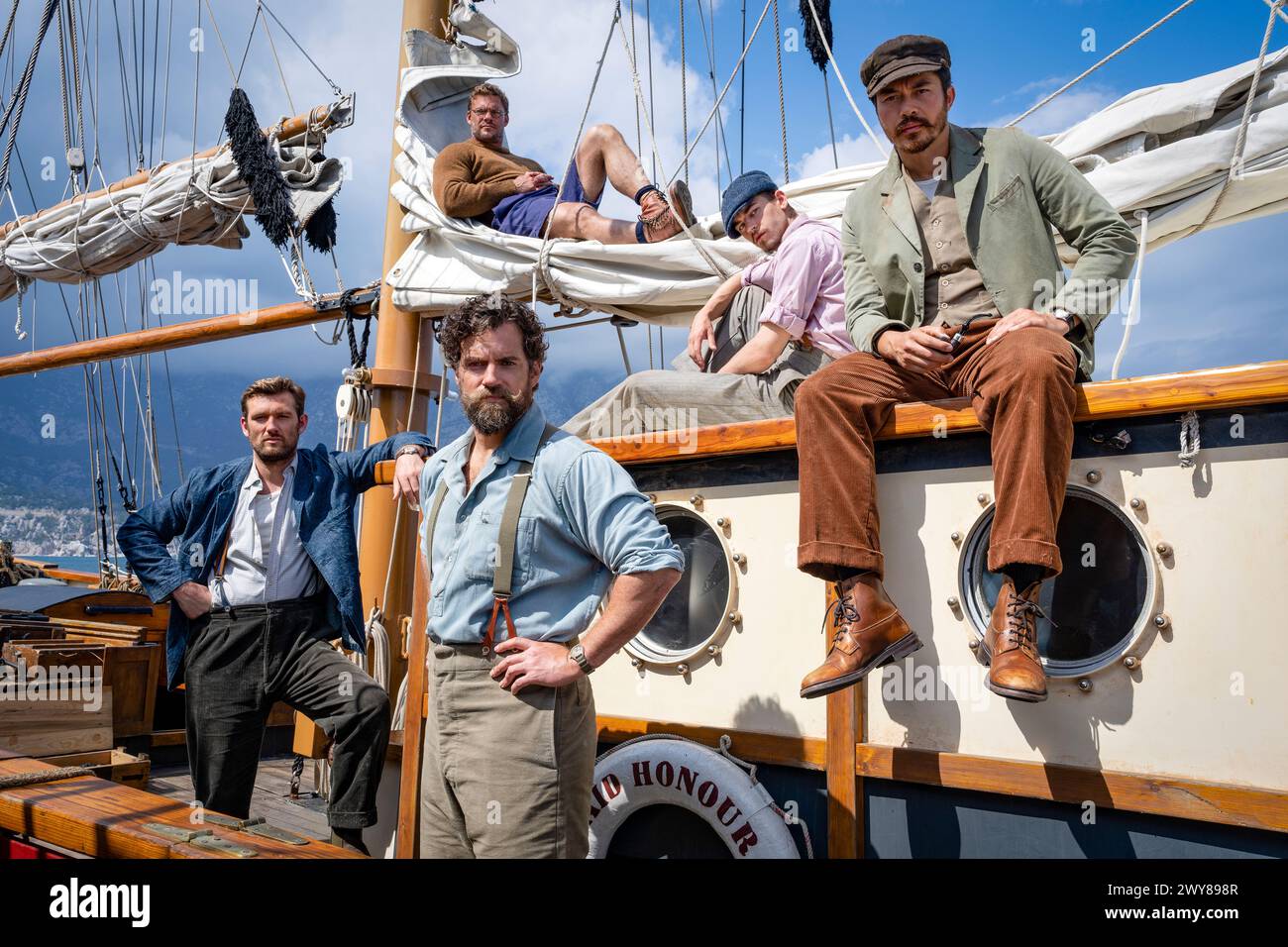 The Ministry of ungentlemanly Warfare (2024) réalisé par Guy Ritchie et mettant en vedette Henry Cavill, Alex Pettyfer, Alan Ritchson, Hero Fiennes Tiffin et Henry Golding. L'armée britannique recrute un petit groupe de soldats hautement qualifiés pour frapper contre les forces nazies derrière les lignes ennemies pendant la première Guerre mondiale Photographie publicitaire. ***USAGE ÉDITORIAL SEULEMENT*** crédit : BFA / Daniel Smith / Lionsgate Banque D'Images