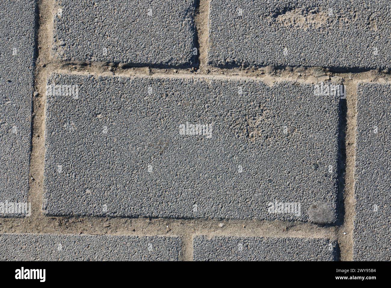 Toutes les textures trouvées près de Beach Pier Like Sand, Moss, Broken Concrete, Painted Metals, Cobblestones, métal rouillé, béton fissuré, béton peint. Banque D'Images