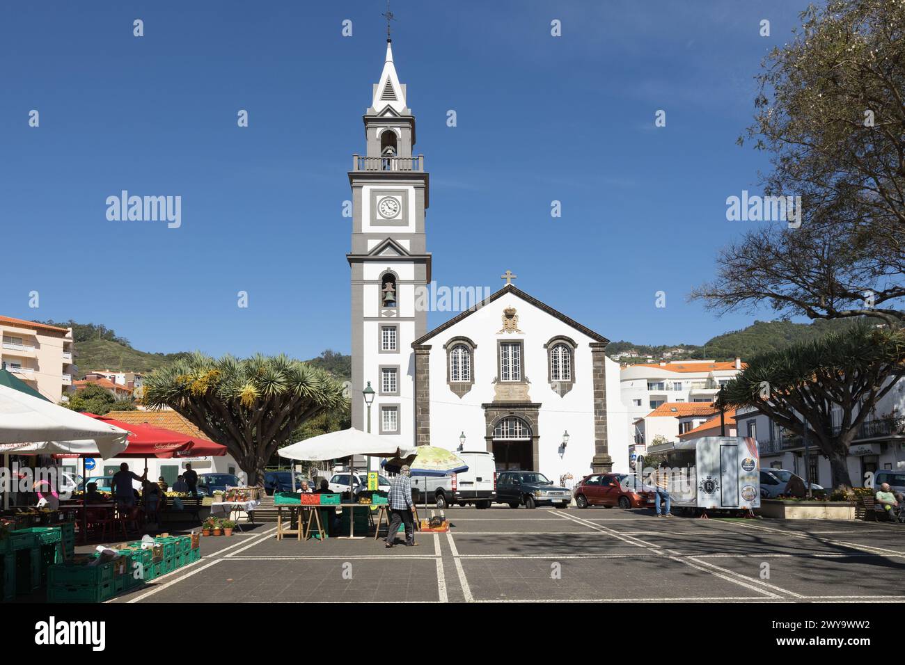 L'église mère sur la place du marché, Canico, Madère. Banque D'Images