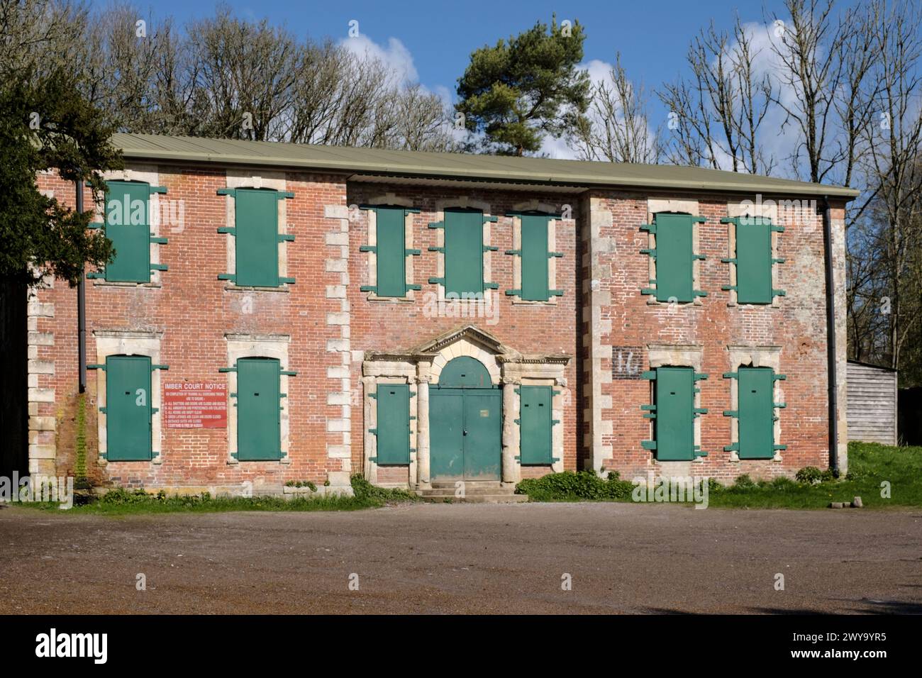 Le manoir du terrain d'entraînement militaire d'Imber Village sur la plaine de Salisbury Banque D'Images