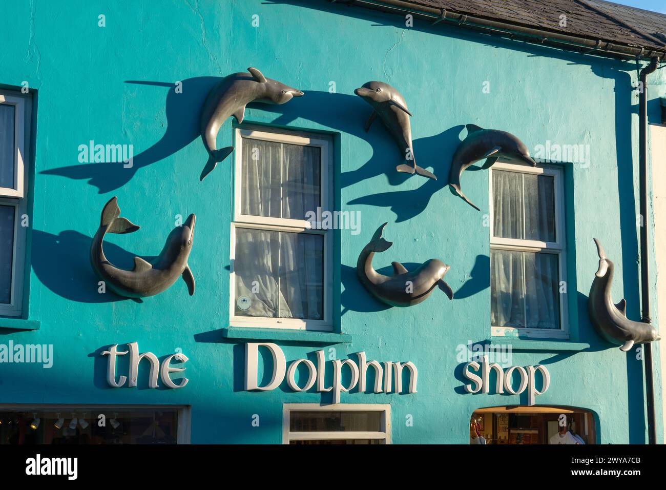 Le magasin de dauphins à Dingle, comté de Kerry, Irlande, lumière du soir. Banque D'Images