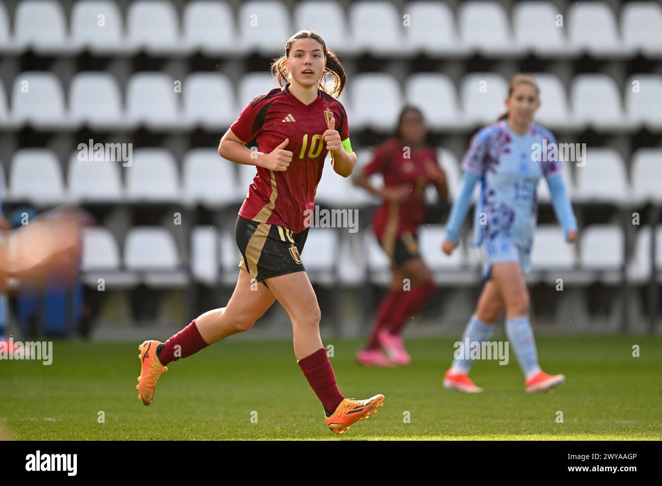Tubize, Belgique. 04th Apr, 2024. Luna Vanzeir (10 ans) de Belgique photographiée lors d'un match amical de football entre les équipes nationales féminines de moins de 23 ans de Belgique et d'Espagne le jeudi 4 avril 2024 à Tubize, Belgique . Crédit : Sportpix/Alamy Live News Banque D'Images