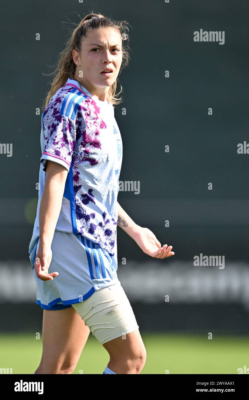 Tubize, Belgique. 04th Apr, 2024. Asun Martinez Salinas (20 ans) d'Espagne photographiée lors d'un match amical de football entre les équipes nationales féminines de moins de 23 ans de Belgique et d'Espagne le jeudi 4 avril 2024 à Tubize, Belgique . Crédit : Sportpix/Alamy Live News Banque D'Images