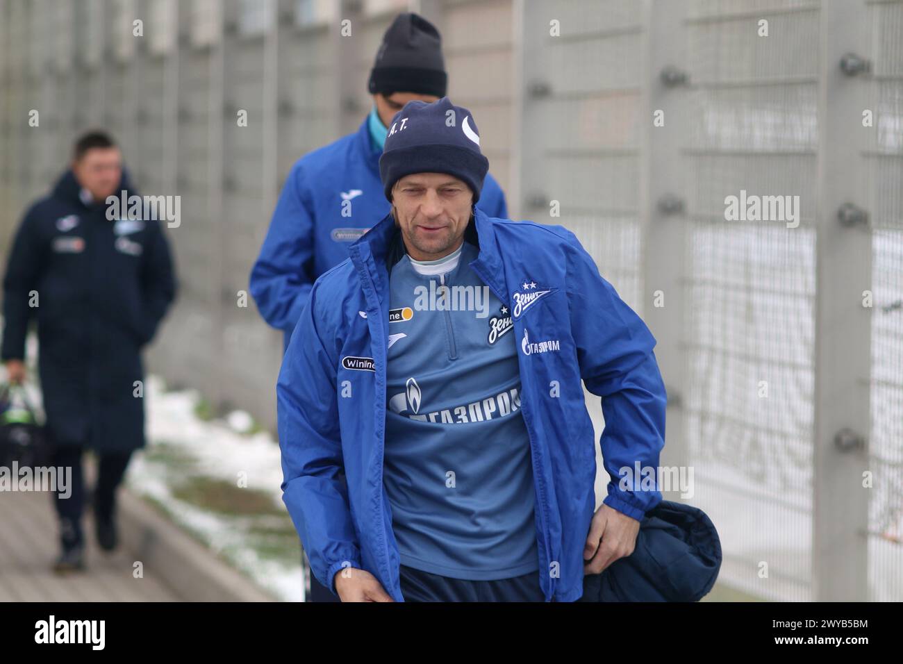 Saint-Pétersbourg, Russie. 05th Apr, 2024. Anatoliy Tymoshchuk, un entraîneur du club de football Zenit vu lors d'une séance d'entraînement ouverte à la base d'entraînement du Zenit FC avant le match de football de la région Zenit Saint-Pétersbourg - Baltika Kaliningrad, qui se tiendra à Saint-Pétersbourg, en Russie. Crédit : SOPA images Limited/Alamy Live News Banque D'Images