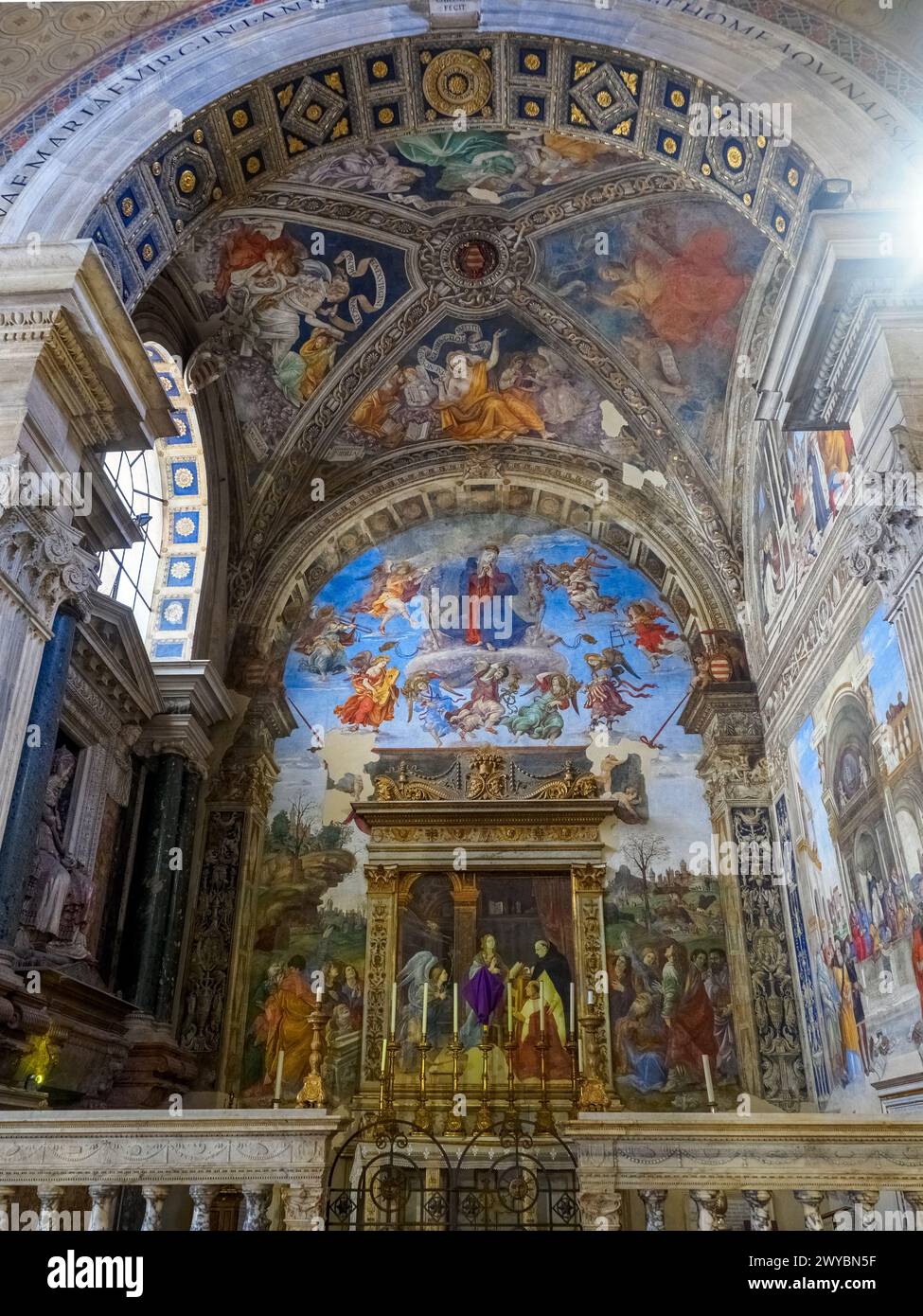 La chapelle de Carafa décorée de fresques dédiée à la préparation Mary et Thomas d'Aquino construit à la fin du XVe siècle - Basilica di Santa Maria sopra Minerva - Rome, Italie Banque D'Images