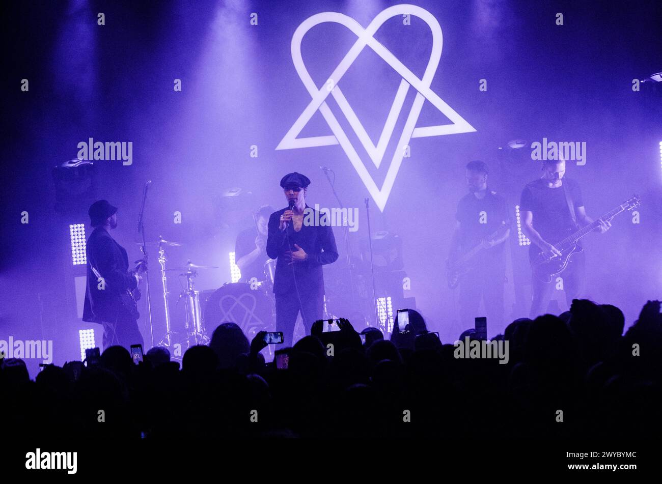 VV (ville Valo) se produisant au Fuzz Live Music Club, Athènes / Grèce, avril 2024 Banque D'Images