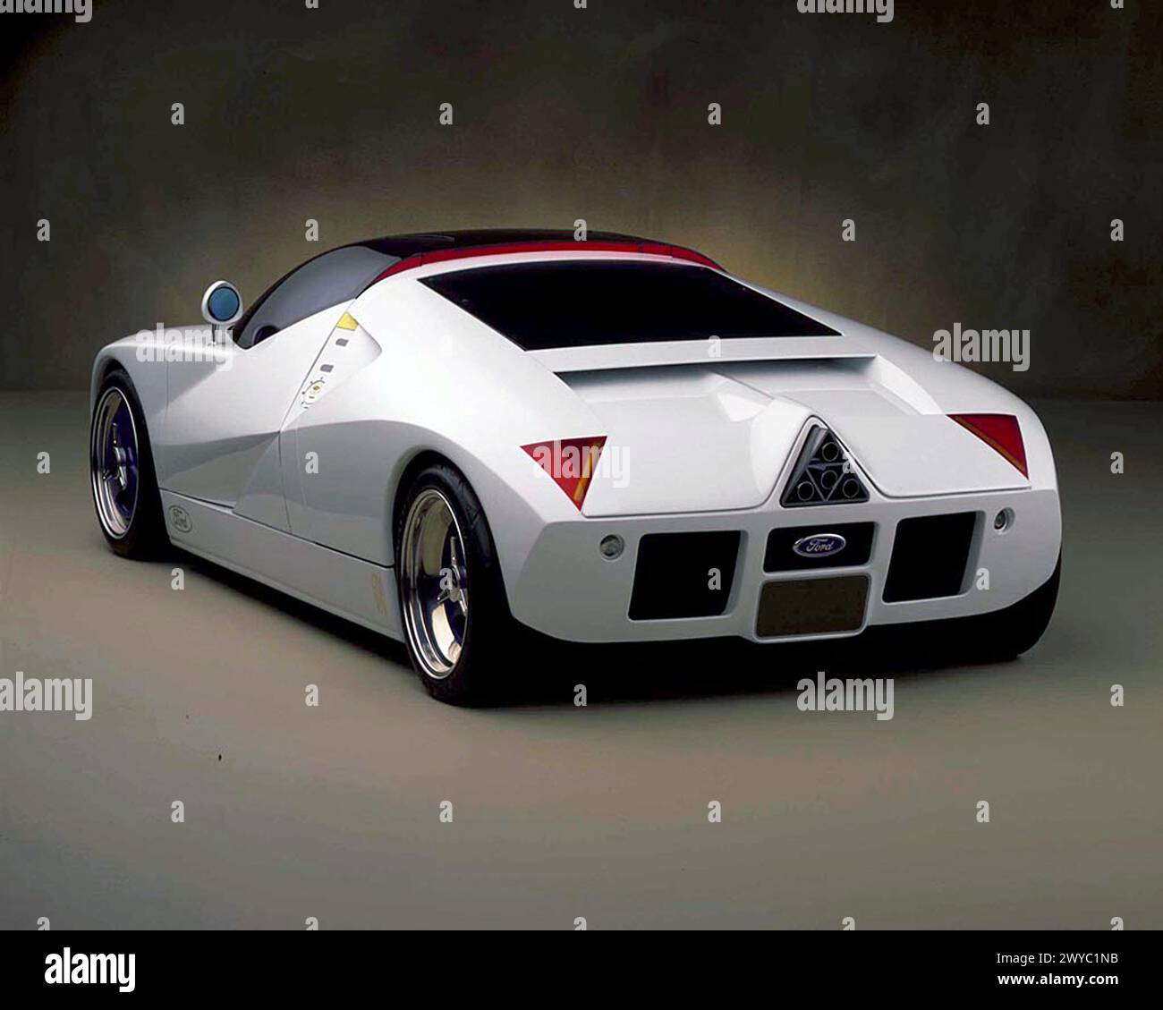 Présentation de l'avenir, performance, montée d'adrénaline, designs limités. : Un aperçu de Supercars & concept Cars Evolution Banque D'Images