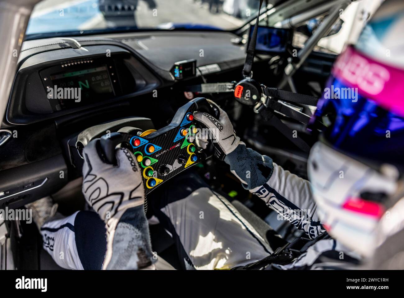 BIRD Max (gbr), Mahiki Racing, Lotus Emira GT4, portrait lors de la 1ère manche de la série européenne GT4 2024 propulsée par Rafa Racing Club sur le circuit Paul Ricard, du 5 au 7 avril 2024 au Castellet, France - photo Marc de Mattia/DPPI crédit : DPPI Media/Alamy Live News Banque D'Images