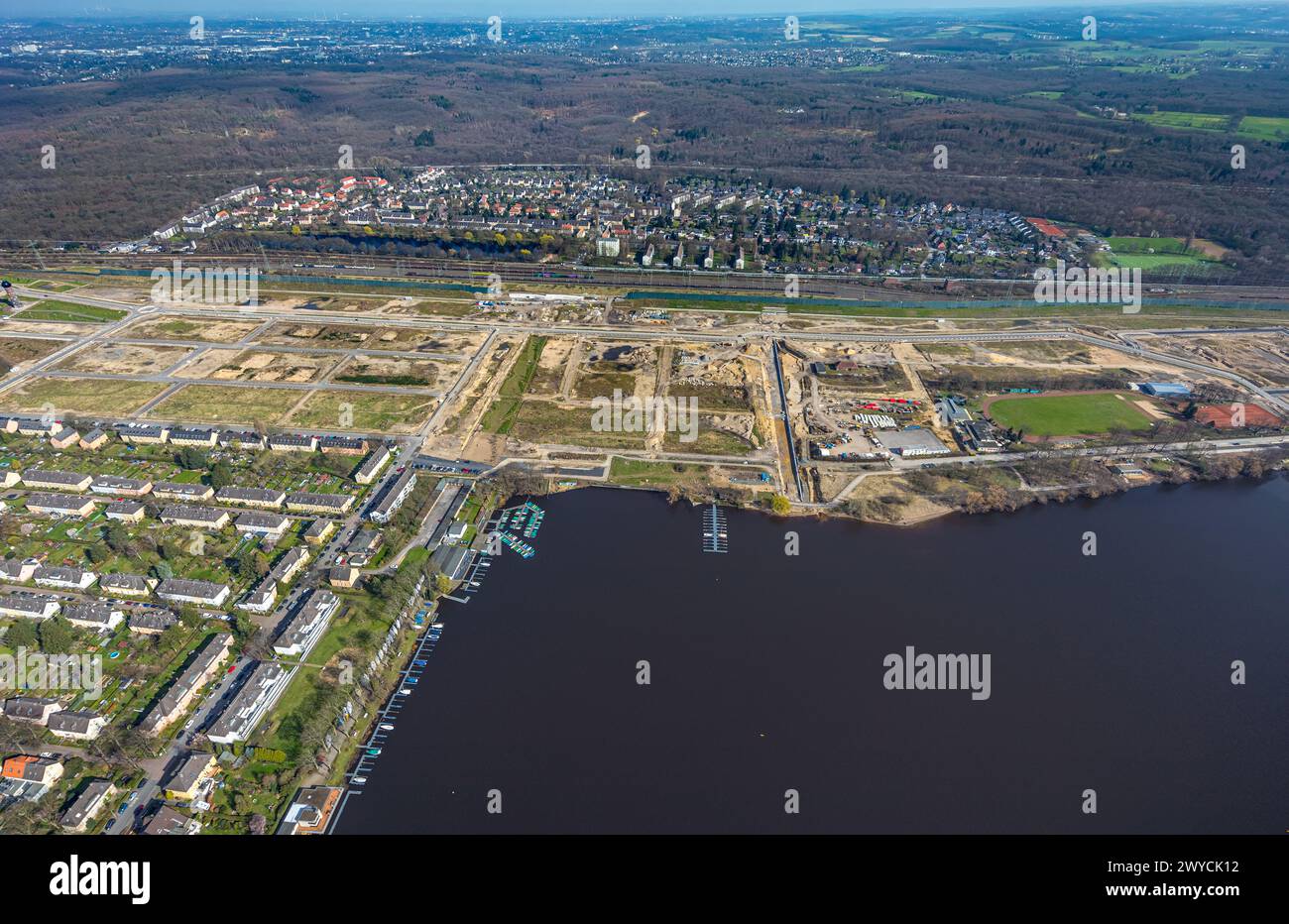 Vue aérienne, chantier de construction du quartier résidentiel prévu de Duisburg à l'ancien triage de Wedau, à Sechs-Seen-Platte, classé Bissing Banque D'Images