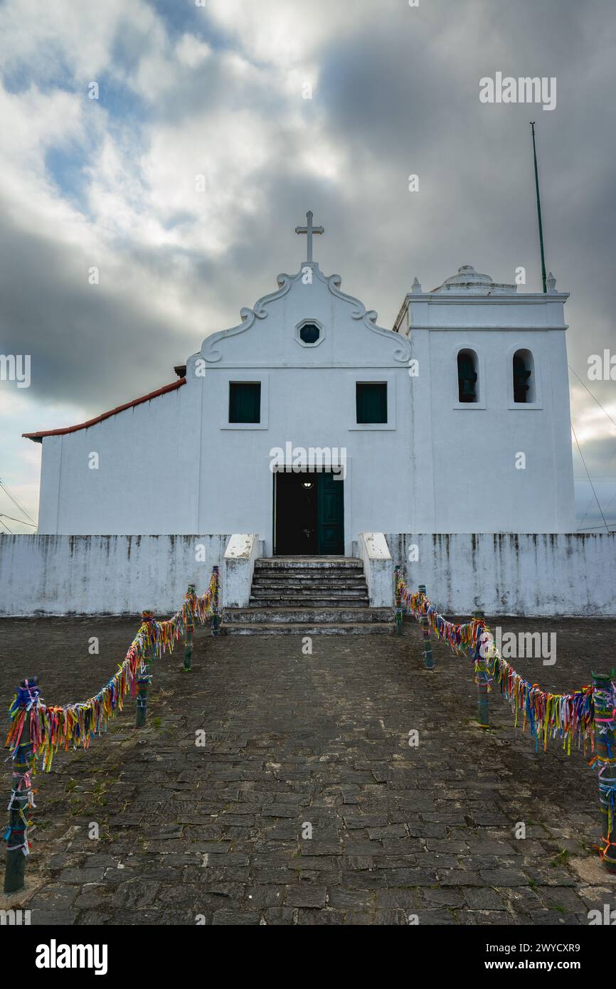 Santuário Diocesano Nossa Senhora. Vieille église au sommet du Monte Serrat. Santos, Brésil. 3 avril 2024. Banque D'Images