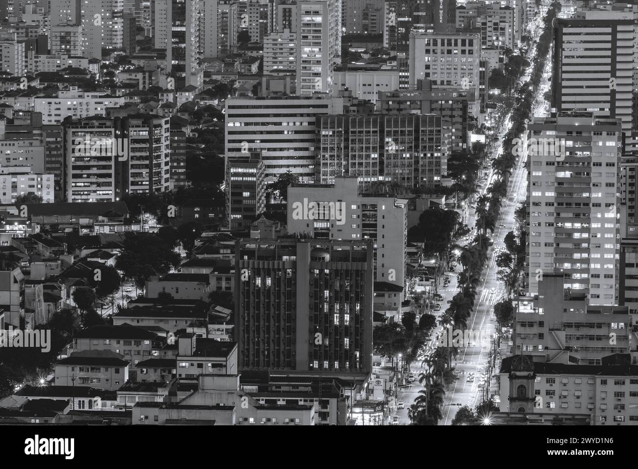 Photo en soirée de la skyline de Santos, SP, Brésil. 3 avril 2024. Banque D'Images
