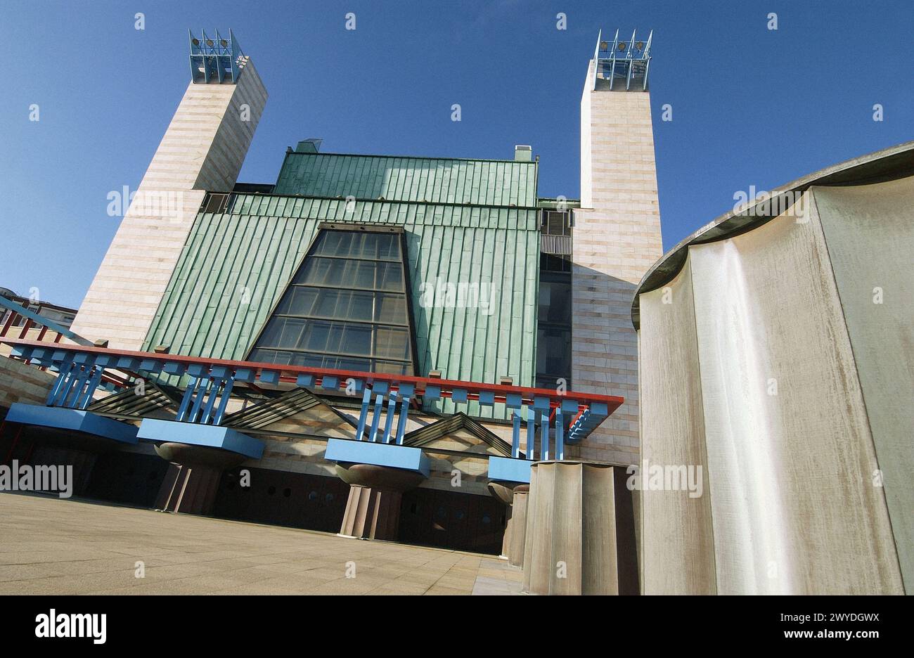Palacio de Festivales de Cantabria (par l'architecte Sáenz de Oiza). Santander. Cantabrie. Espagne. Banque D'Images