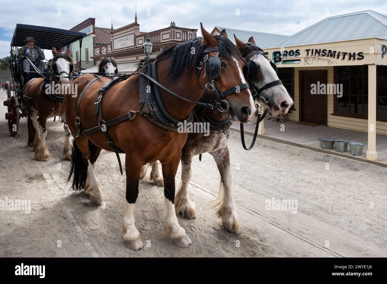 Cale tirée par des chevaux sur Sovereign Hill, village de mineurs d'or reconstruit et attraction touristique à Ballarat Banque D'Images