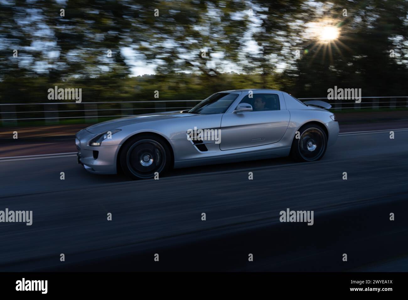 Le chef-d'œuvre Gullwing, la Mercedes AMG SLS Banque D'Images