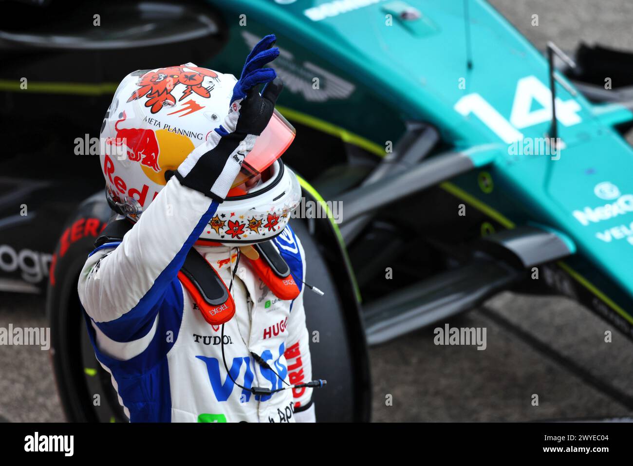 Suzuka, Japon. 06 avril 2024. Yuki Tsunoda (JPN) RB célèbre en qualification parc ferme. Championnat du monde de formule 1, Rd 4, Grand Prix du Japon, samedi 6 avril 2024. Suzuka, Japon. Crédit : James Moy/Alamy Live News Banque D'Images