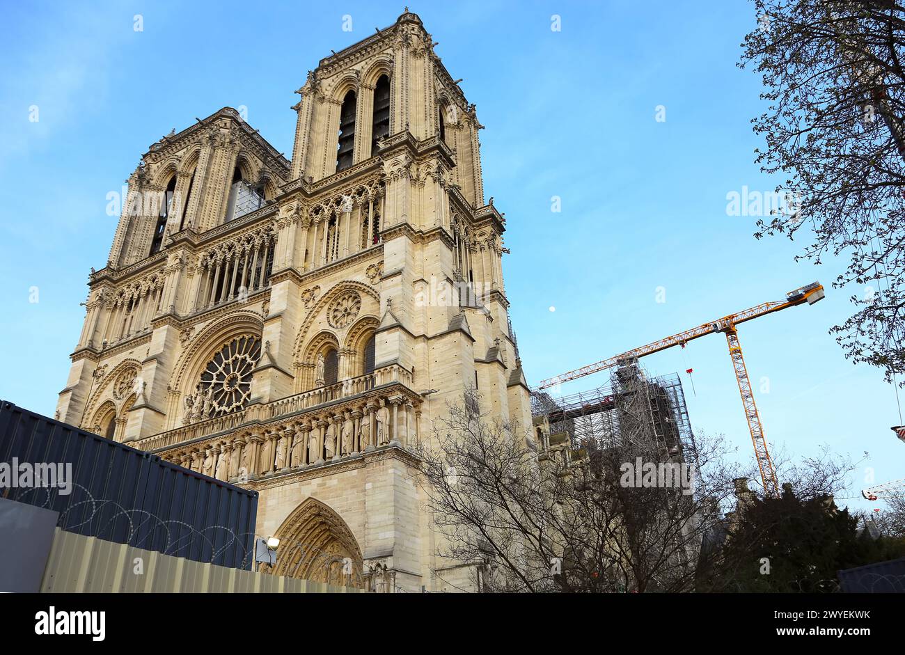 Paris, France - 21 mars 2024 : la cathédrale notre-Dame de Paris est en cours de reconstruction et de rénovation Banque D'Images