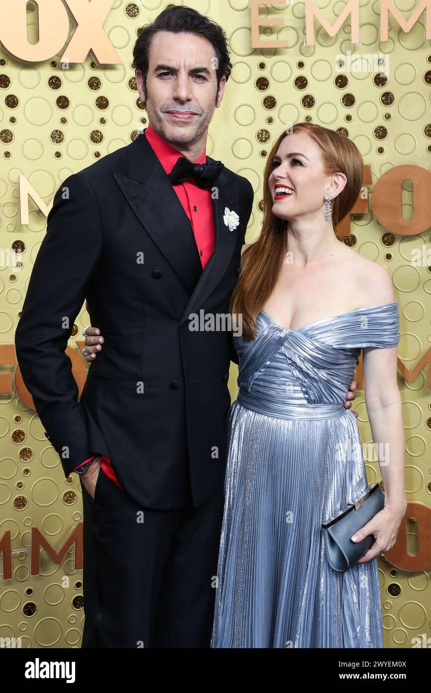 (FILE) Isla Fisher annonce le divorce de Sacha Baron Cohen après 13 ans de mariage. Fisher a annoncé la nouvelle le vendredi 5 avril 2024 dans un message personnel partagé à son histoire Instagram. LOS ANGELES, CALIFORNIE, États-Unis - 22 SEPTEMBRE : le comédien, acteur, écrivain et producteur anglais Sacha Baron Cohen et son épouse/actrice australienne Isla Fisher arrivent à la 71e cérémonie annuelle Primetime Emmy Awards qui se tient au Microsoft Theater L.A. Live le 22 septembre 2019 à Los Angeles, Californie, États-Unis. (Photo de Xavier Collin/image Press Agency) Banque D'Images