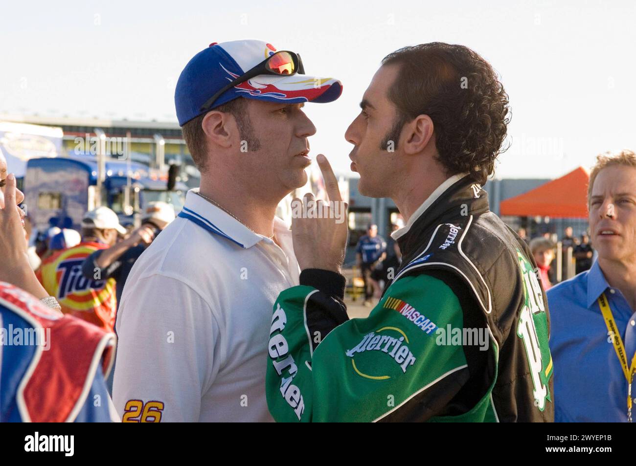 Talladega Nights : The Ballad of Ricky Bobby - Filmstill WILL FERRELL & SACHA BARON COHEN.in Talladega Nights : The Ballad of Ricky Bobby.Filmstill - Editorial use Only.Cap/AWFF...fourni par . USAGE ÉDITORIAL EXCLUSIF Copyright : xSuppliedxbyxCapitalxPicturesx Banque D'Images