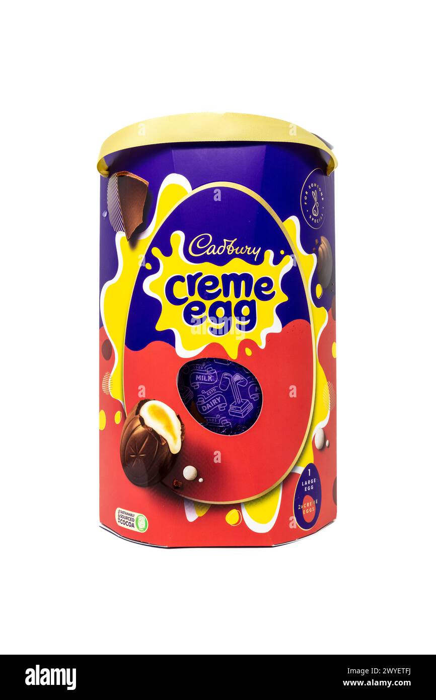 Œuf de Pâques crème Cadbury au chocolat. Banque D'Images