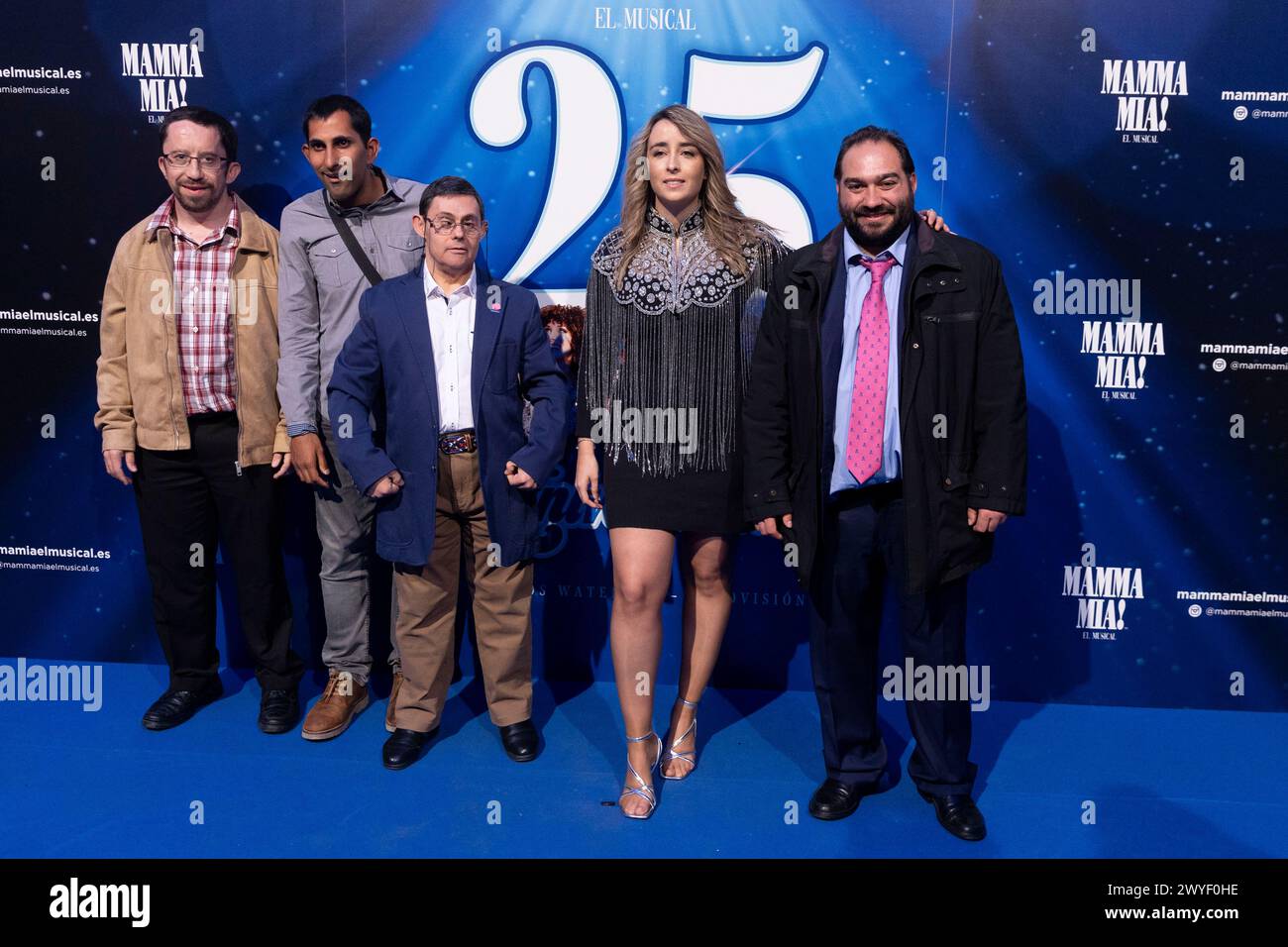 Madrid, Espagne. 05th Apr, 2024. Fran Fuentes, Jesus Lago, Angel Medina, Javier Fesser, Claudia Fesser et Rubentonces assistent à l'appel photographique 'Mamma Mia, la comédie musicale, 25 ans' au Théâtre Rialto de Madrid. Crédit : SOPA images Limited/Alamy Live News Banque D'Images