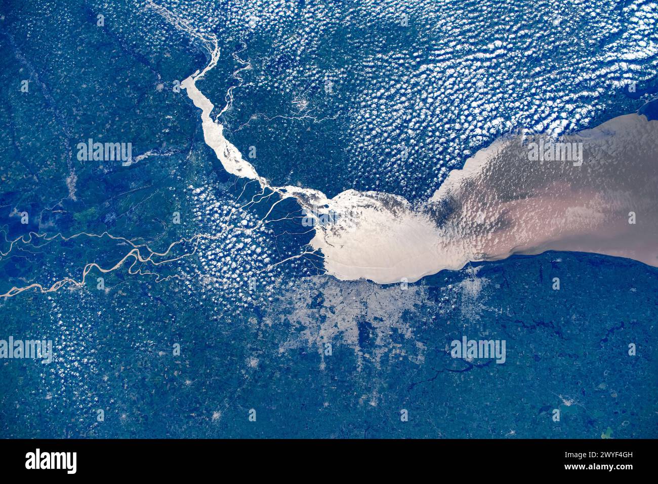 Rio de la Plata, Buenos Aires, Argentine. Amélioration numérique d'une image fournie par la NASA Banque D'Images