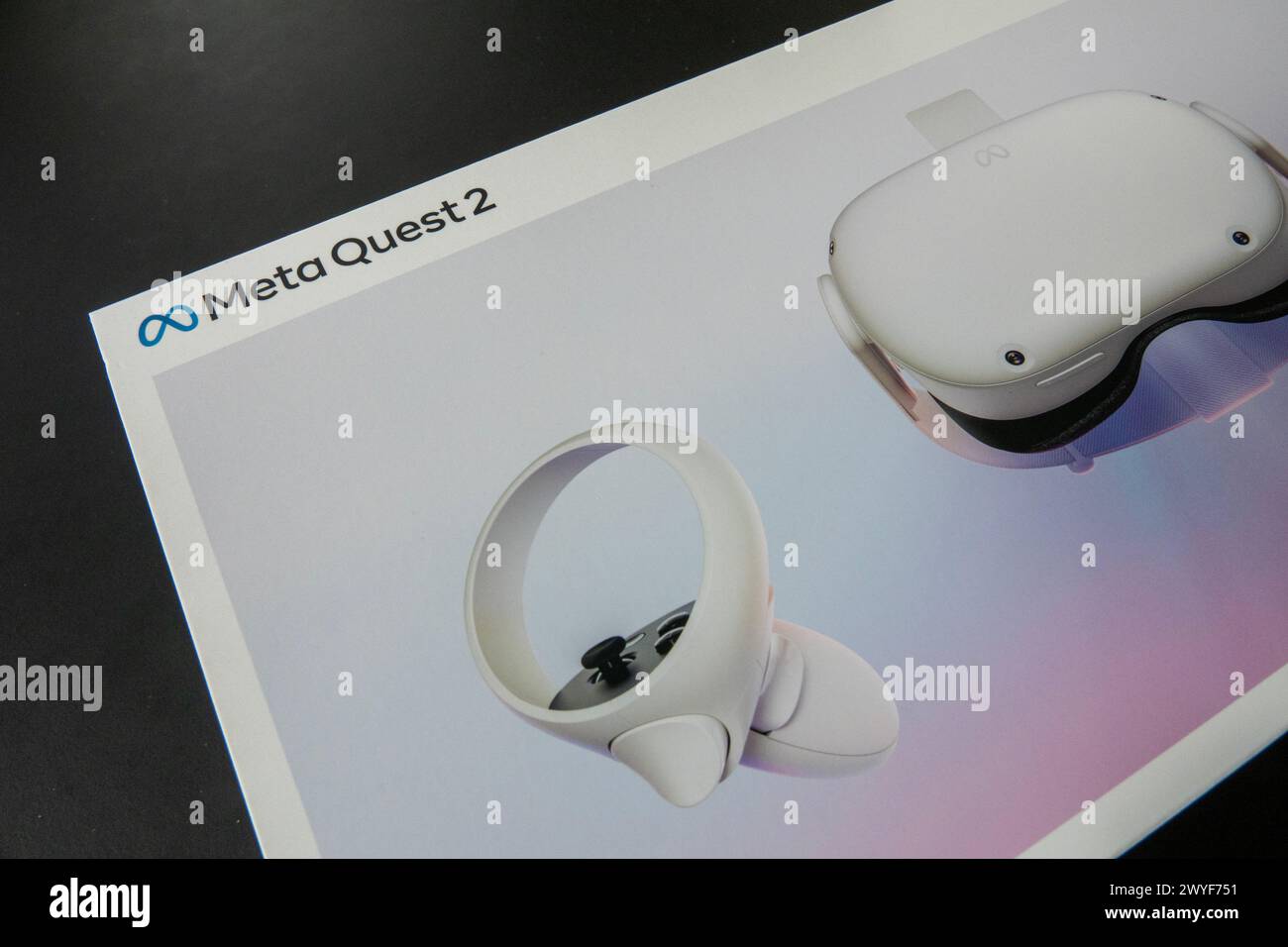 Box avec casque de réalité virtuelle Meta Quest 2 VR. Copenhague, Danemark - 6 avril 2024. Banque D'Images